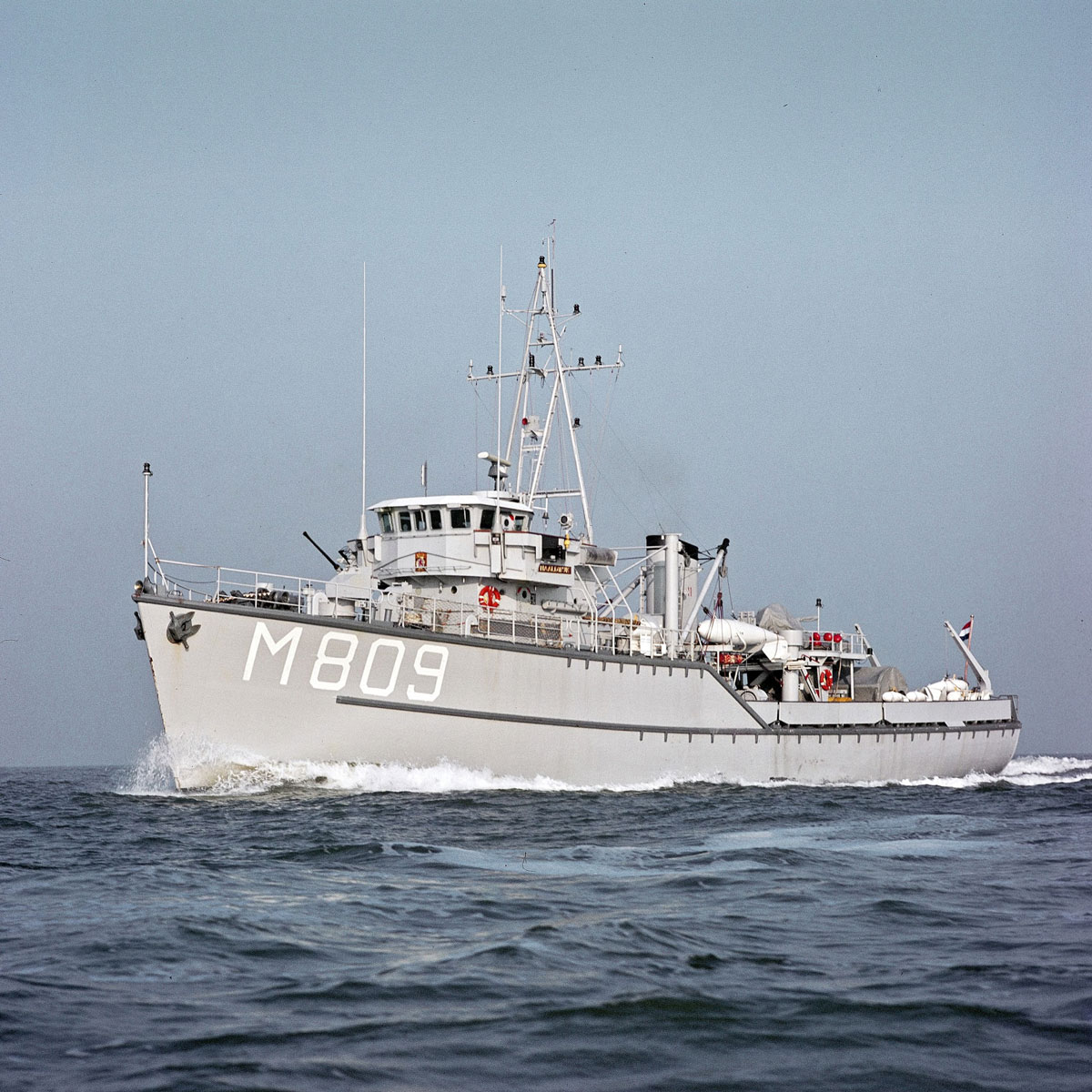 M809 – Hr. Ms. Naaldwijk – Collectie: NIMH M809 - Hr. Ms. Naaldwijk - Collectie: NIMH